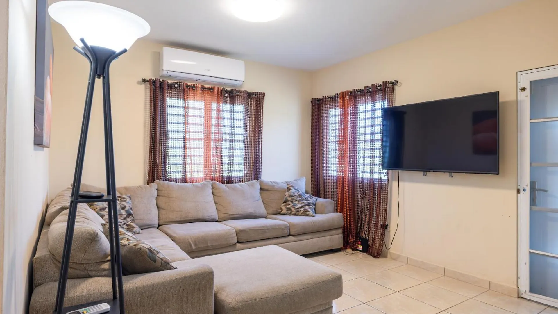 بيت للعطل فيلا Arenales Vacational House إيزابيلا